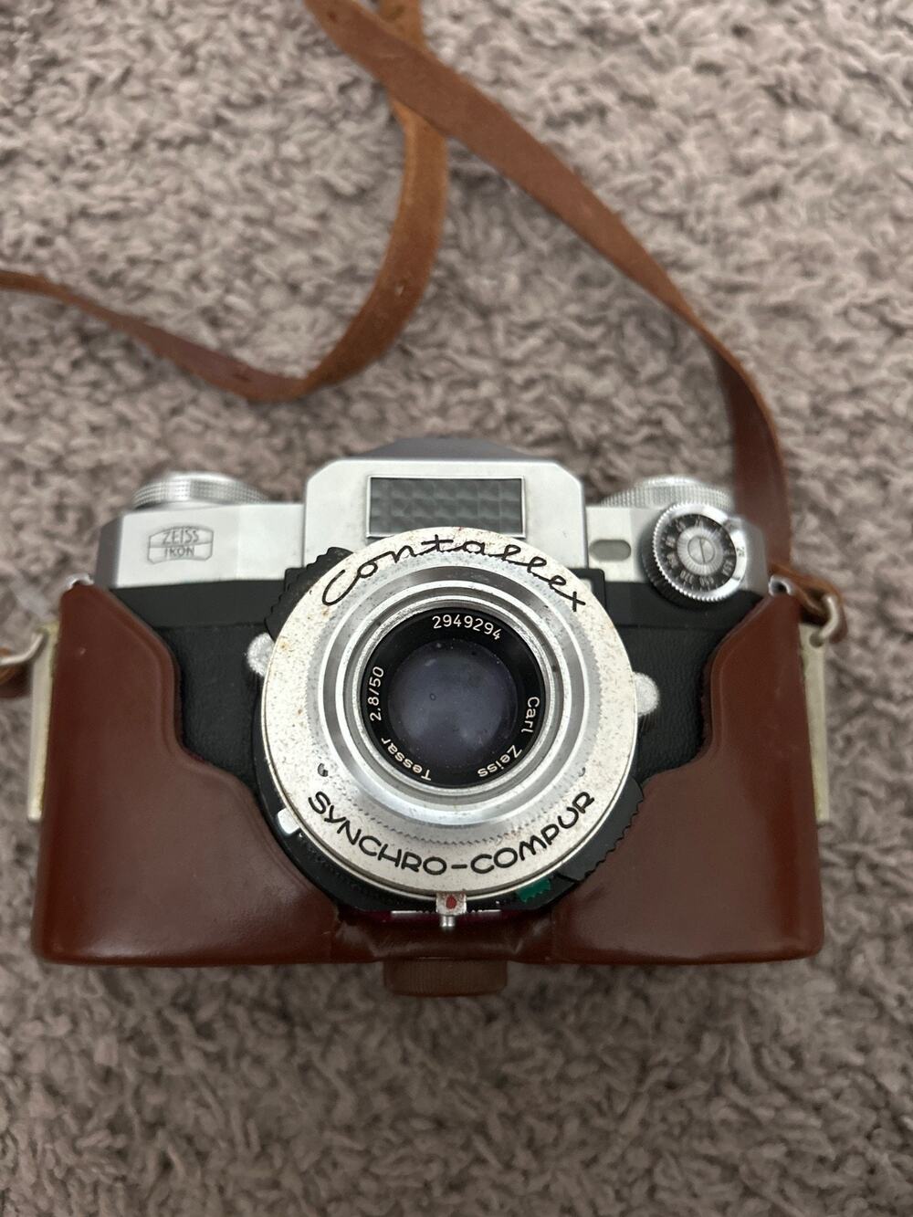 Vintage Zeiss Ikon Contaflex 35mm Film Camera w/ Leather Case & Docs Untested